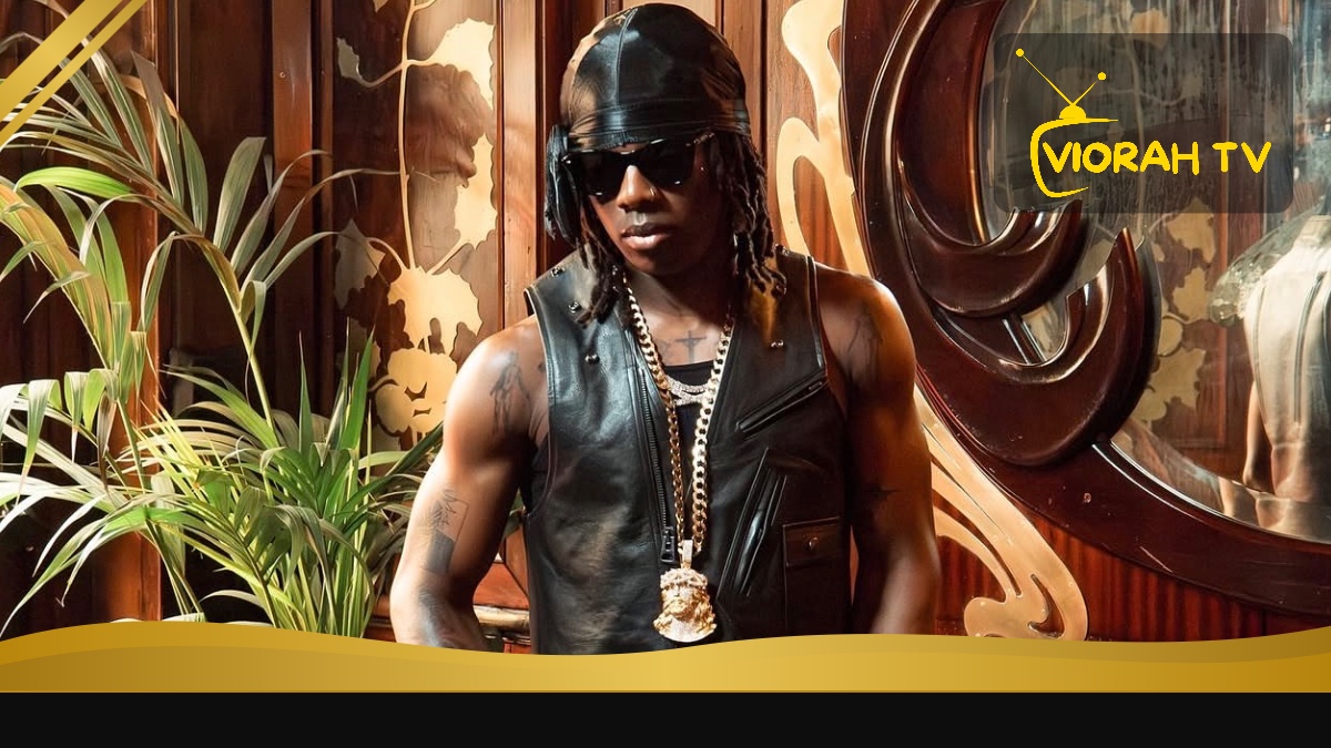 Rema, Nigerian Afrobeats singer behind ‘Calm Down,’ performing on stage